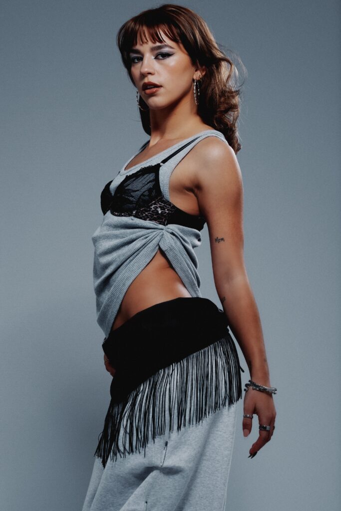 Facetune_12-12-2025-11-59-26